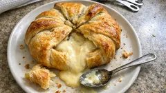 Pull-Apart Camembert Puff Pastry Pinwheel (Golden, Gooey, and Easy)